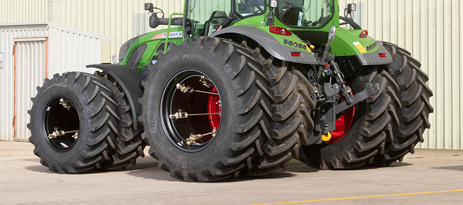 Dual Wheels fitted to Fendt